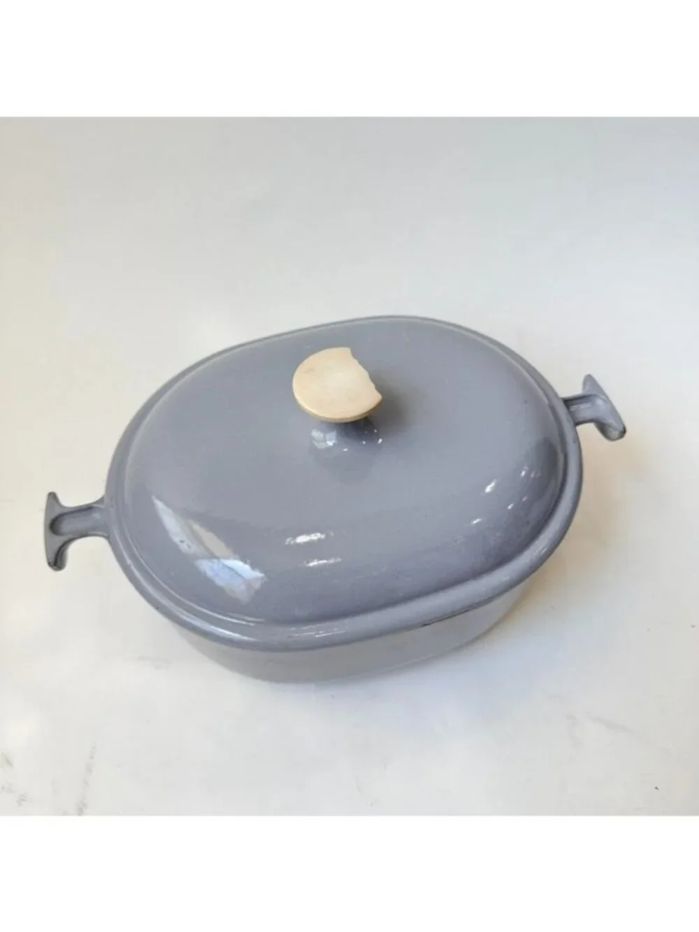 Le Creuset size none
